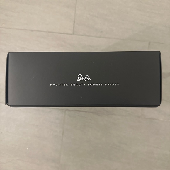 Rare MINT Haunted Beauty Zombie bride Barbie, NRFB with shipper - Stunning!! - Picture 7 of 8